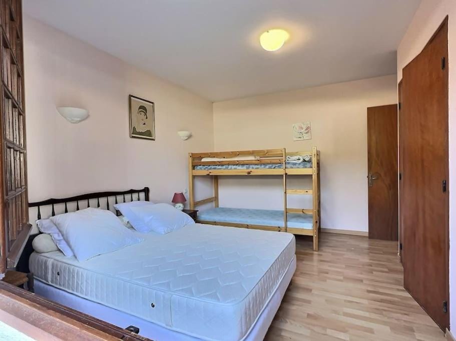 Appartement T2 Nord Est à 300m des plages Apartment in Mimizan