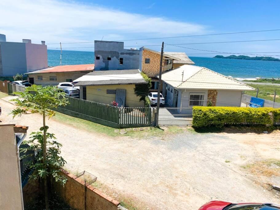 Casinha Quadra Mar a 10 min do Beto Carrero! Apartment in Penha