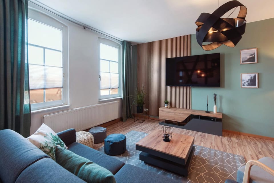 Communal lounge/ TV room, TV and multimedia, Living room, Seating area, Evening entertainment