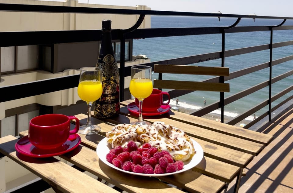 Mediterraneo 508. Fantastic Studio on the Beachfront with Sea Views. Apartment in Marbella