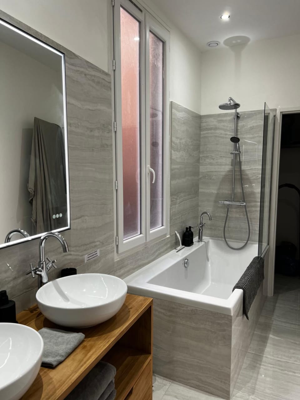 Bathroom, Bath