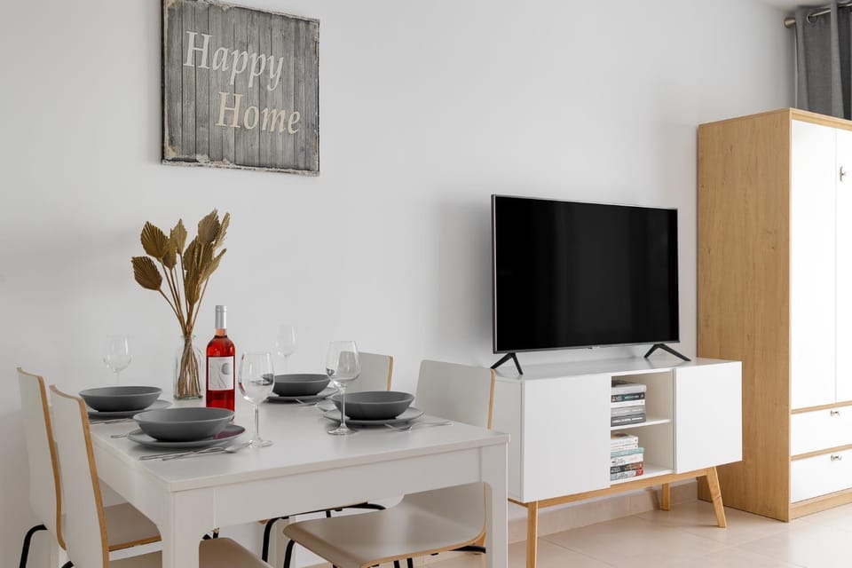 Communal lounge/ TV room, TV and multimedia
