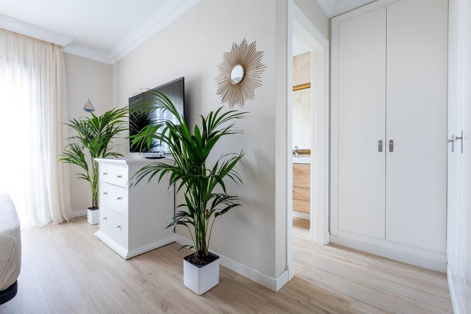 TV and multimedia, Bedroom, wardrobe