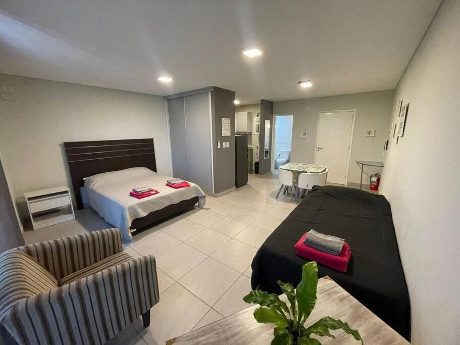 Moderno monoambiente 4Pax by Inside Apartment in Mendoza