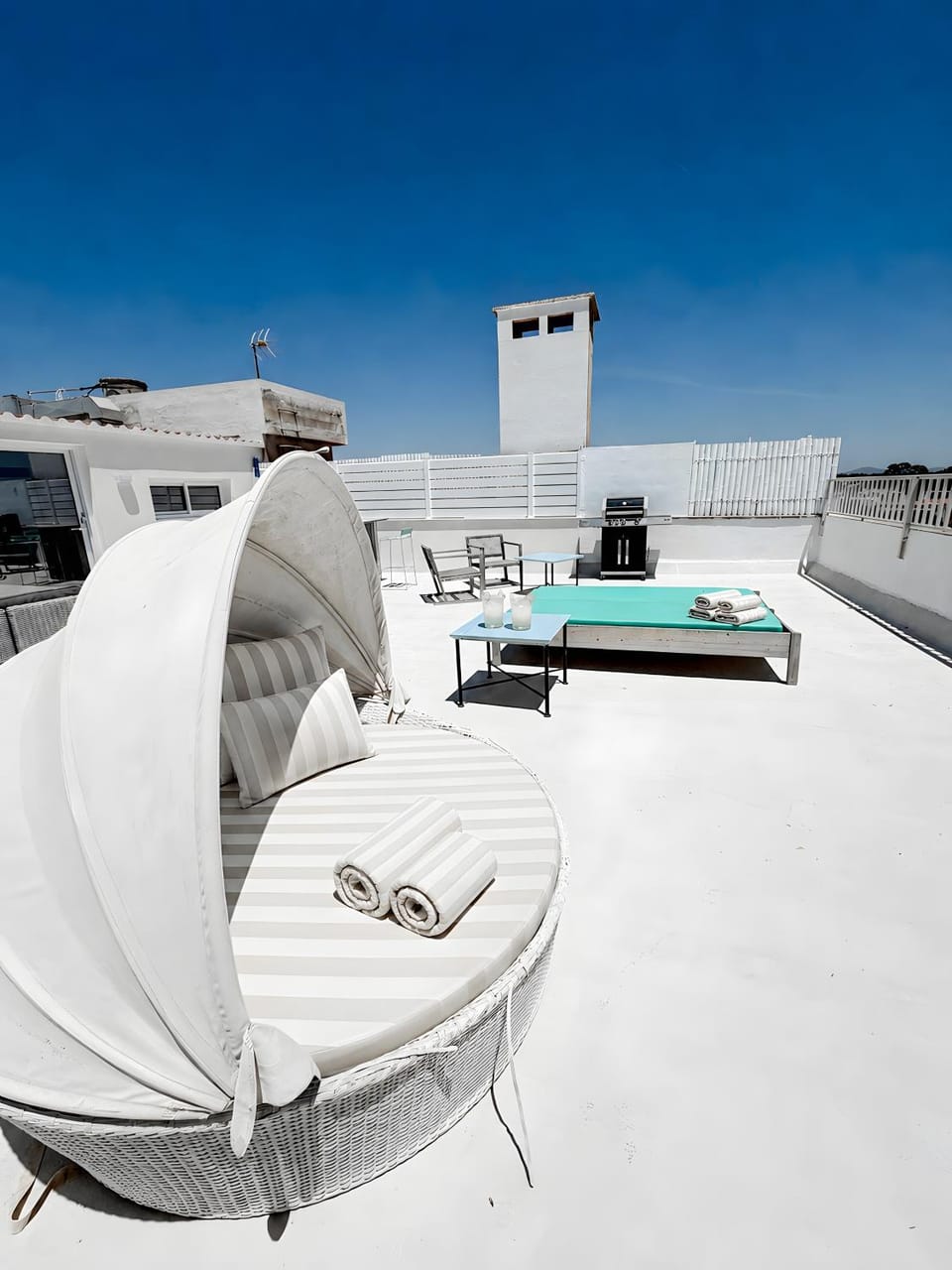 Living room, Swimming pool