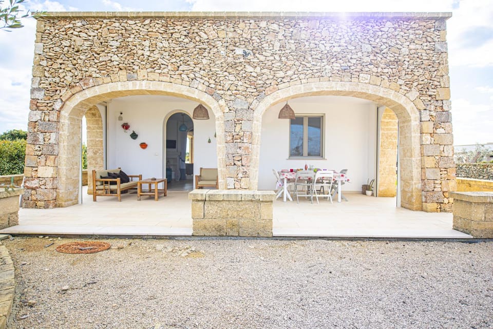 Villa Elisabetta con idromassaggio e area piscina Villa in Apulia