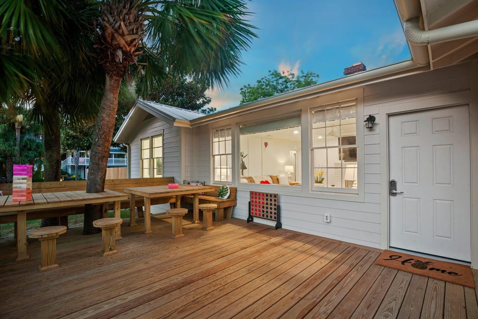 Striped Palm Bungalow House in Tybee Island