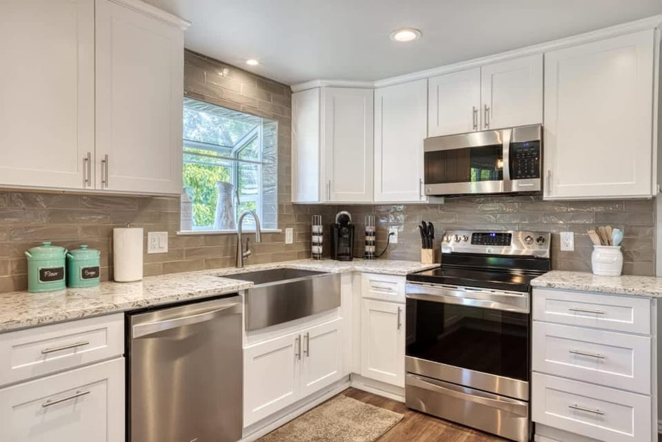 Tranquility Base - Family Fun Modern Farm House House in Dalton Gardens