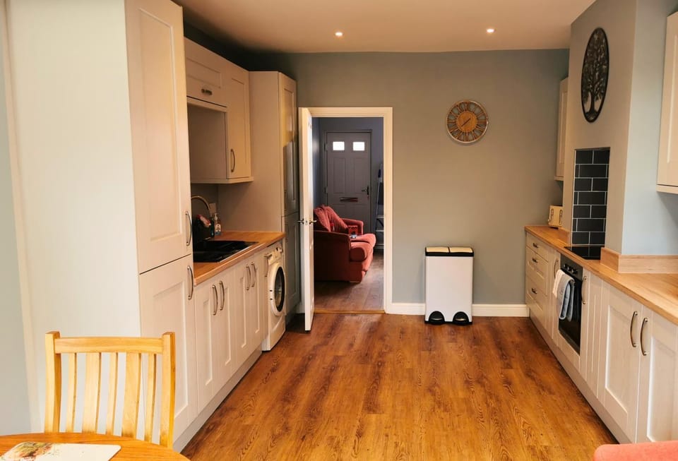 Dining area, microwave, kitchen