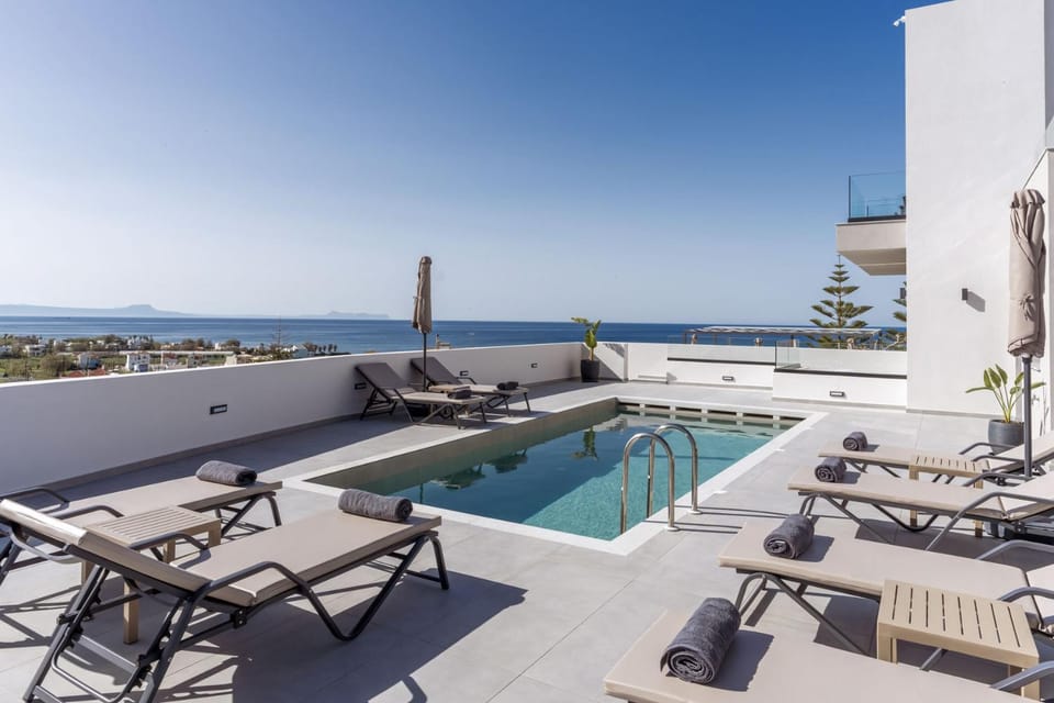 Day, Natural landscape, View (from property/room), Sea view, Swimming pool, sunbed