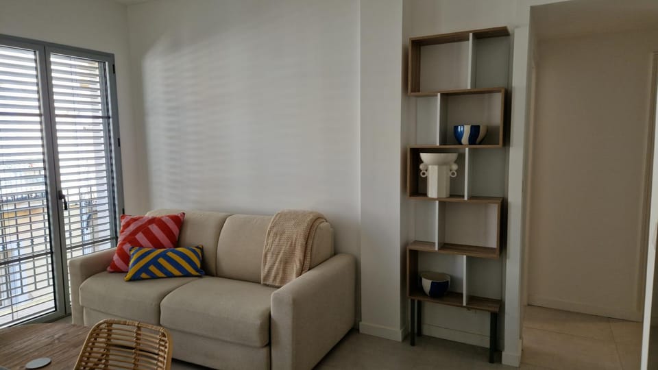 Library, Living room, Seating area