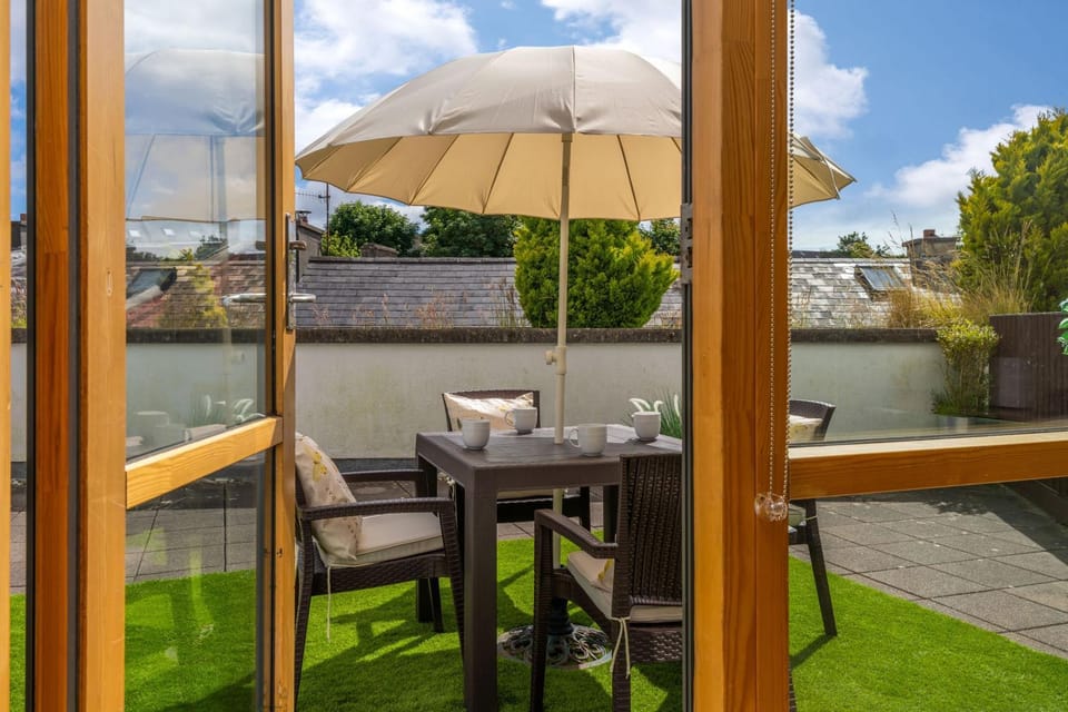 Patio, Balcony/Terrace, Seating area, Dining area