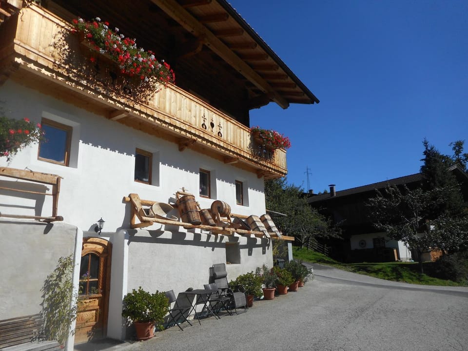 Property building, Facade/entrance, Summer