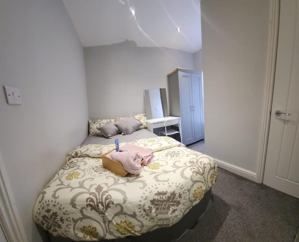 Lovely Double Bedroom Apartment in Liverpool