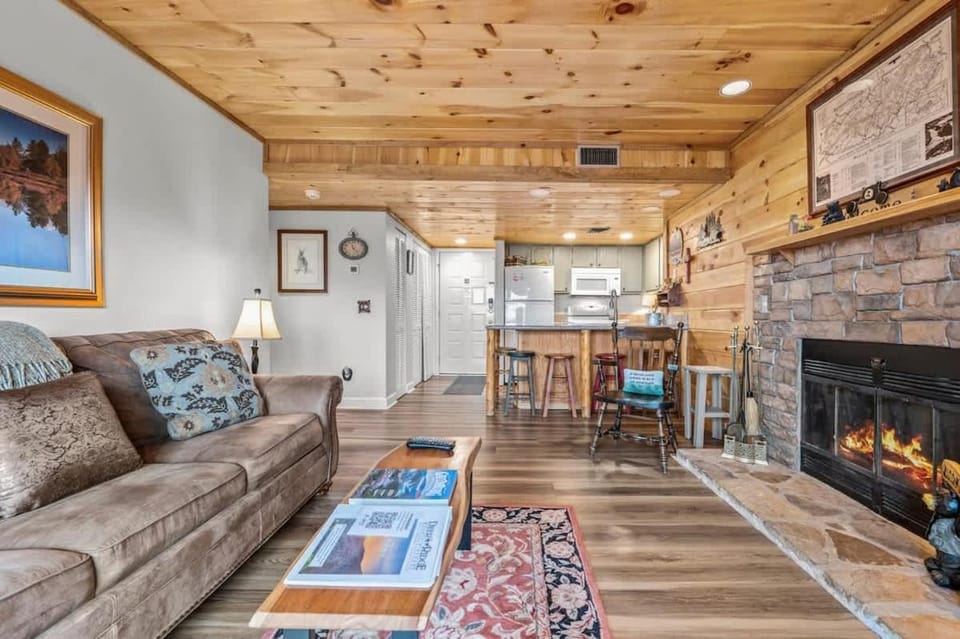 Whispering Woods Condo House in Pittman Center