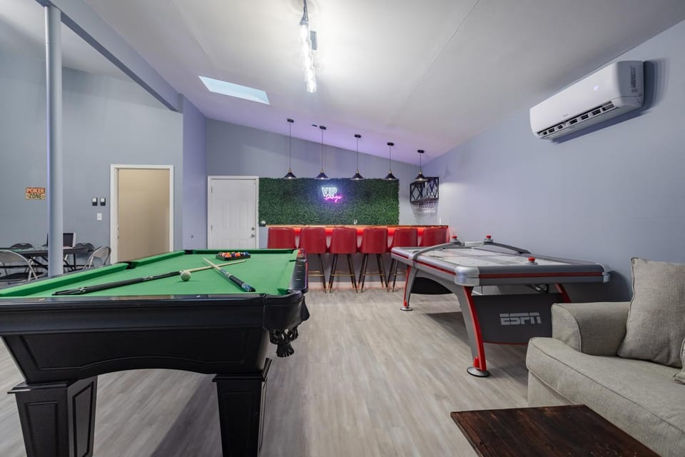 Billiard, Game Room, Lounge or bar, Evening entertainment, Entertainment