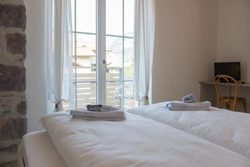 Day, Photo of the whole room