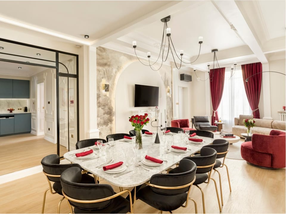 TV and multimedia, Kitchen or kitchenette, Living room, Dining area
