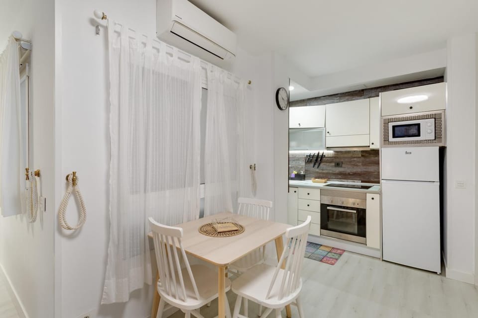 Property building, Kitchen or kitchenette, Living room