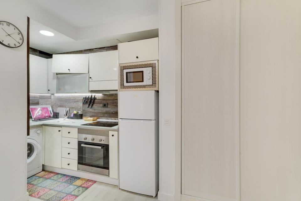 Kitchen or kitchenette, Living room