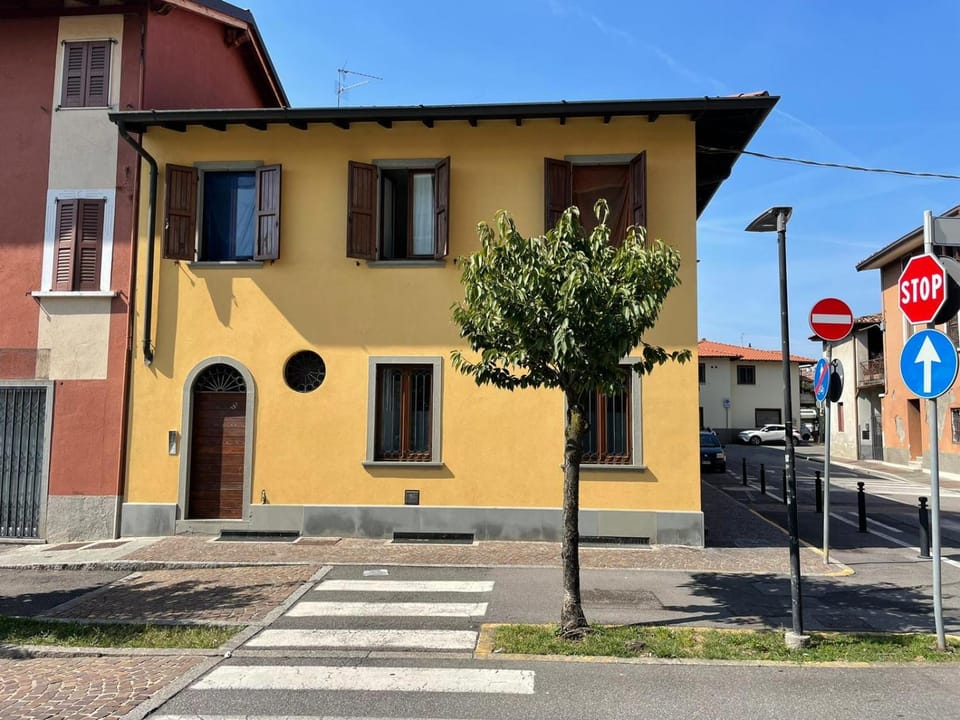 Property building, Neighbourhood, Street view