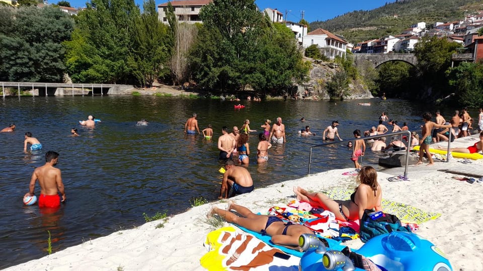 Day, People, Natural landscape, Lake view, Mountain view, River view, group of guests