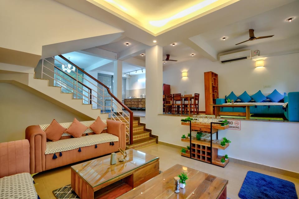 Living room, Seating area