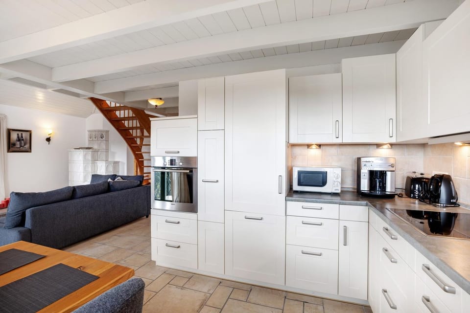 Property building, Kitchen or kitchenette, Living room
