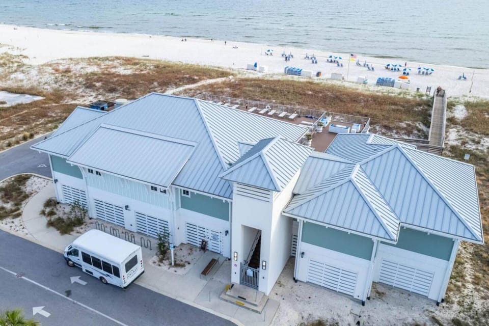 4bd with Pool, Hot Tub, Golf, Private Beach Access House in Perdido Key