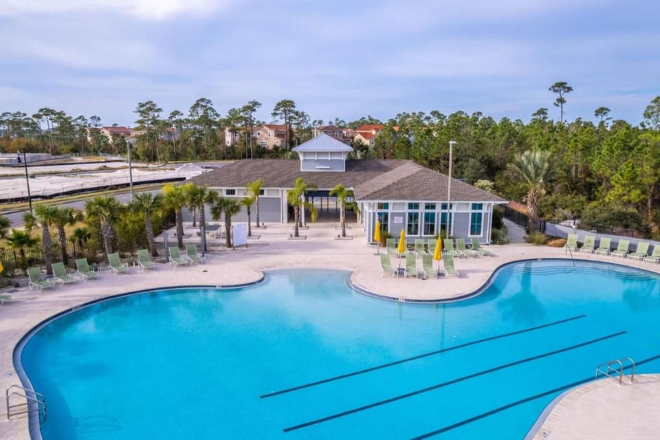 Pool, Beach Club, Spacious 2bd, Sleeps 8 House in Perdido Key