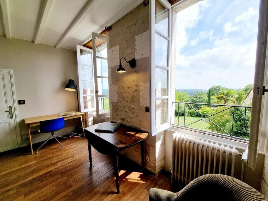 Le Presbytère de St-Laurent (Charente) Villa in Nouvelle-Aquitaine