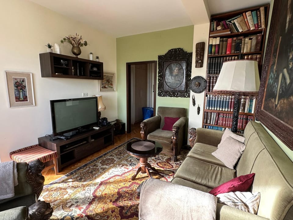 Library, TV and multimedia, Seating area