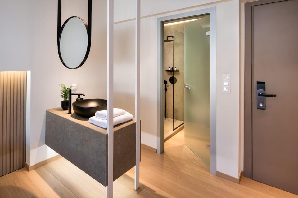 Shower, towels