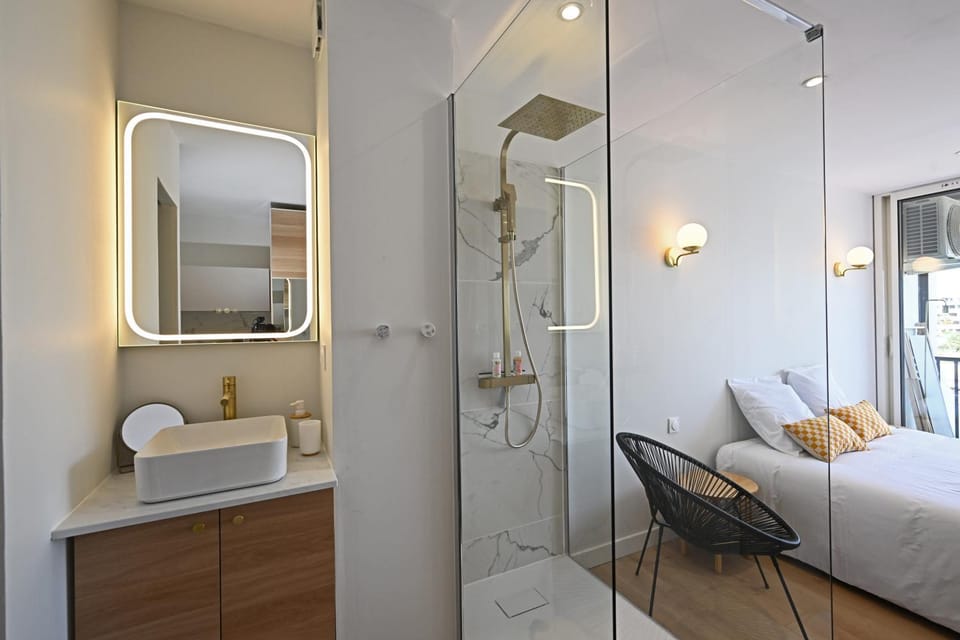 Studio B Heliopolis FGH Apartment in Agde