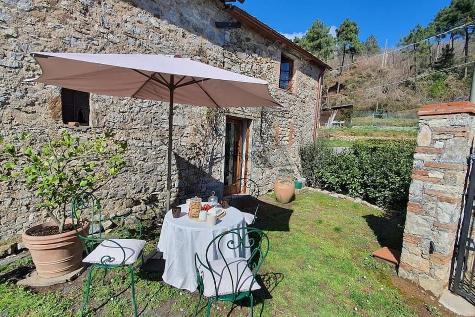 Property building, Patio, Garden, Dining area