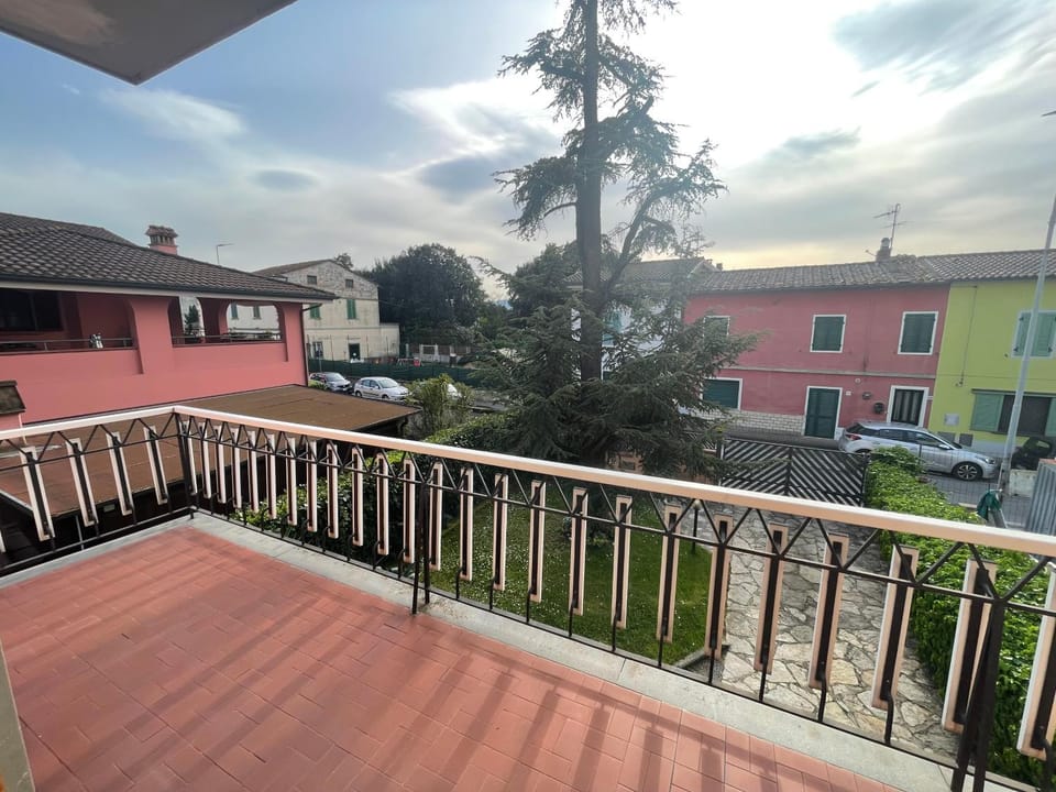 Neighbourhood, View (from property/room), Balcony/Terrace, Balcony/Terrace, Street view