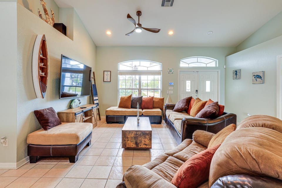 Pet-Friendly Fort Pierce Home with Pool and Kayaks! House in Fort Pierce
