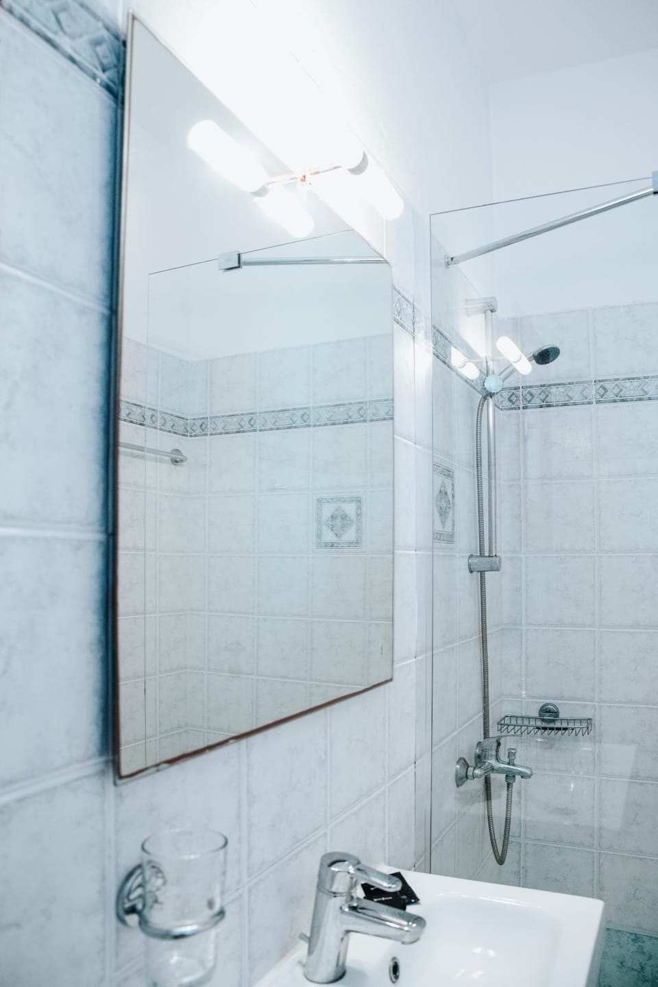 Shower, Bathroom, towels