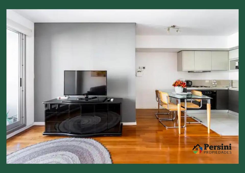 Communal lounge/ TV room, TV and multimedia, Kitchen or kitchenette, Living room, Seating area, Dining area, Evening entertainment