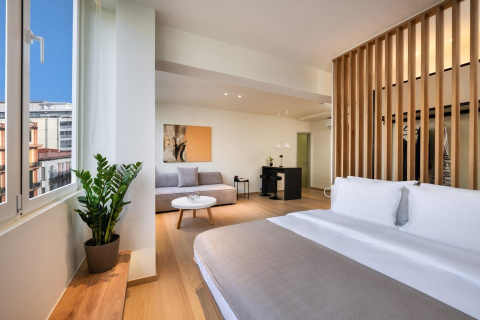 Bed, Living room