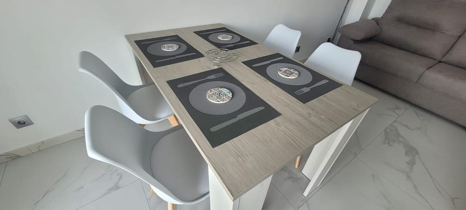 Seating area, Dining area