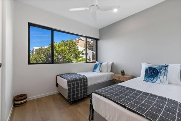 SPECTACULAR THREE BAYS Apartment in Coolum Beach