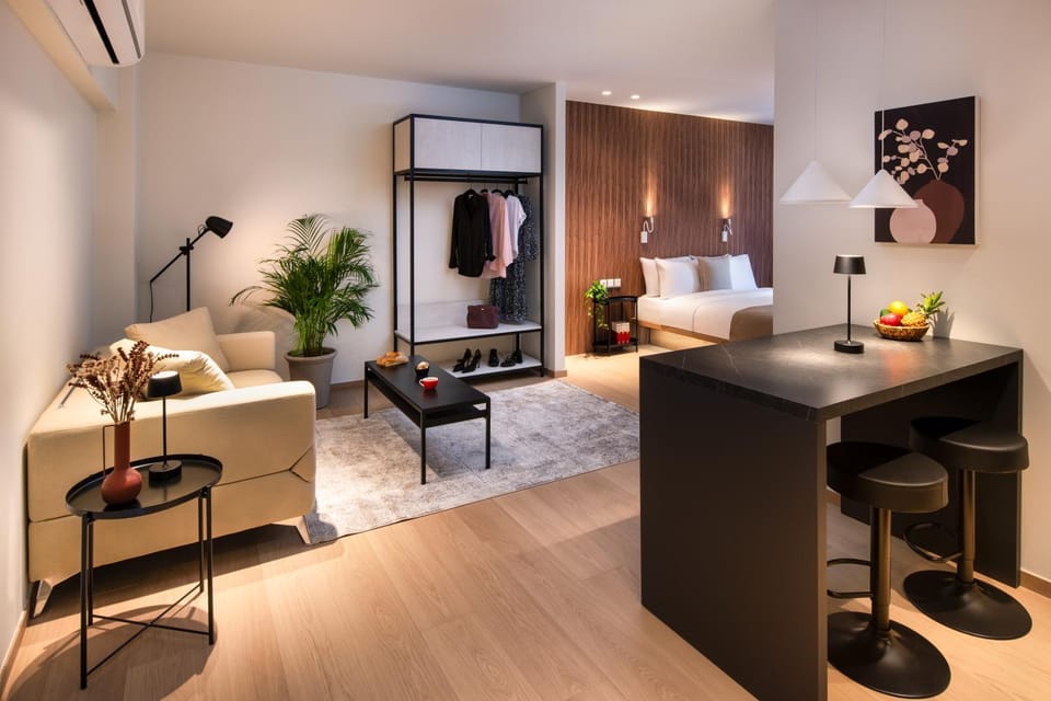 Bed, Living room, Photo of the whole room, Seating area, hair dresser, wardrobe