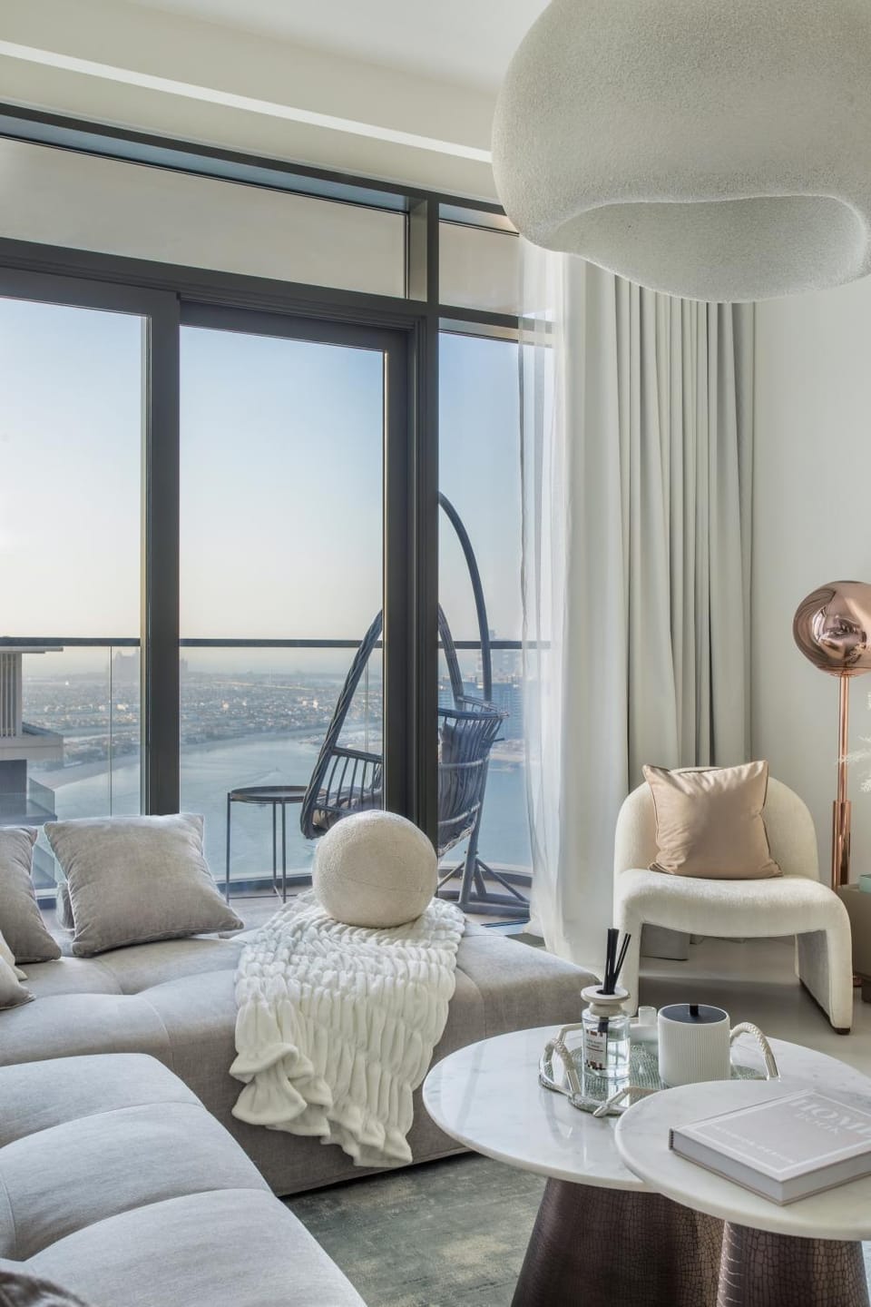 Sky-High 1BR RetreatMarina VistaEmaar Beachfront Apartment in Dubai
