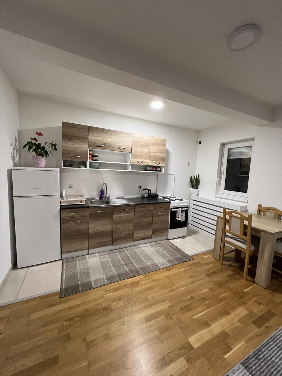 Kitchen or kitchenette, Dining area, pet friendly