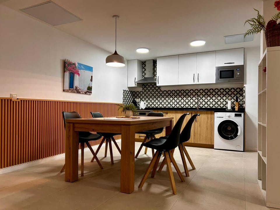 Amplio Apartamento Cerca Centro Histórico y Turia 5pax 2 Bath Apartment in Valencia
