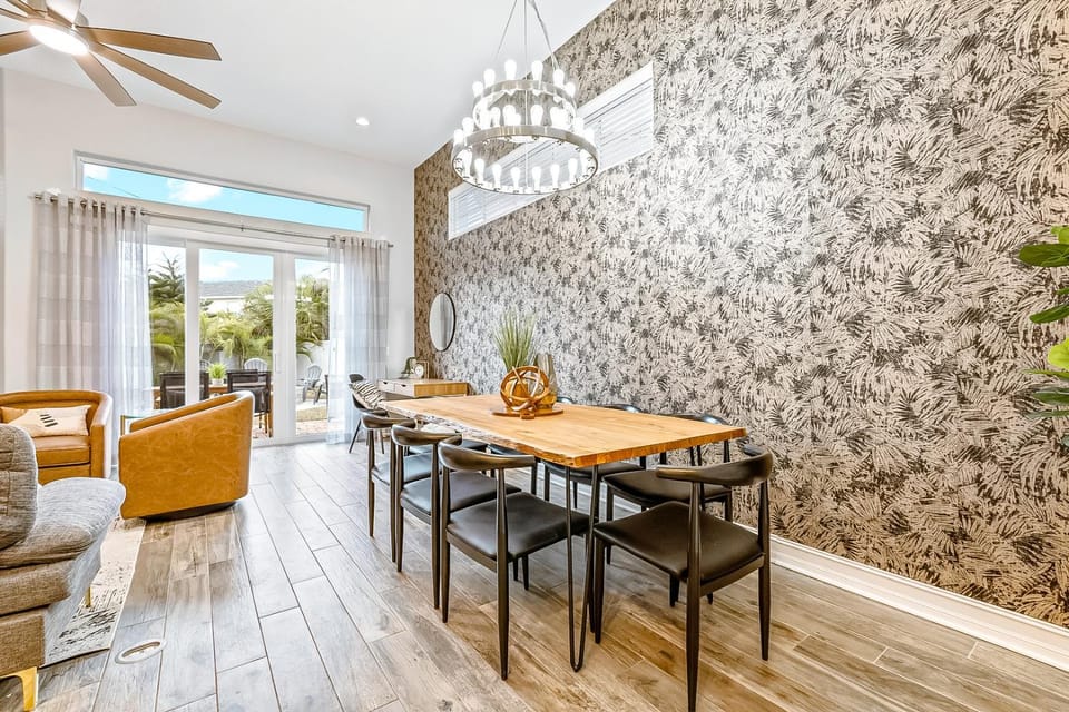 Patio, Living room, Seating area, Dining area