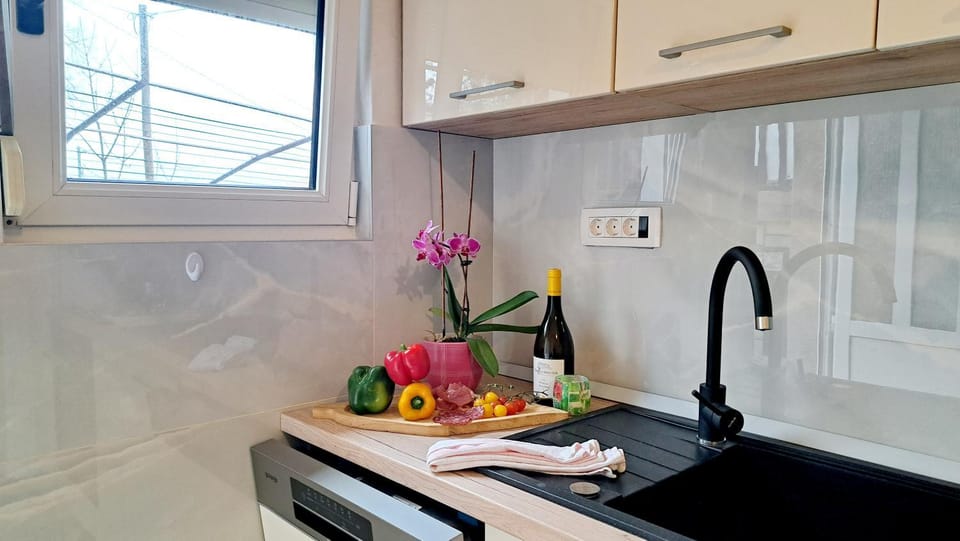 Kitchen or kitchenette, Food, stove