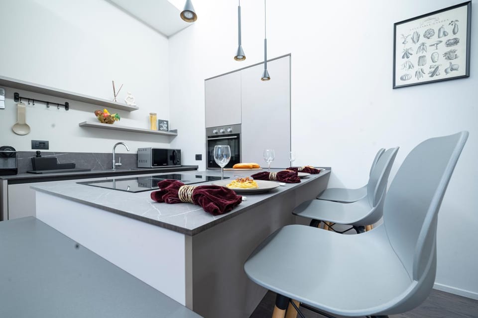 Kitchen or kitchenette, Food and drinks, Dining area, Food, minibar, stove