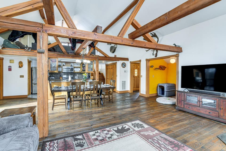 Beautiful Wasilla Home Rental w/ Deck & Gas Grill! House in Alaska